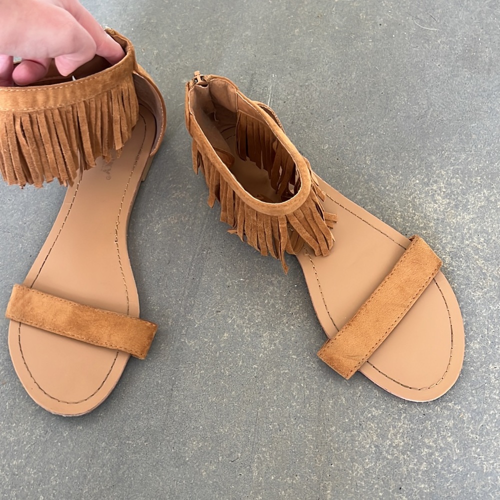 Fringe sandals